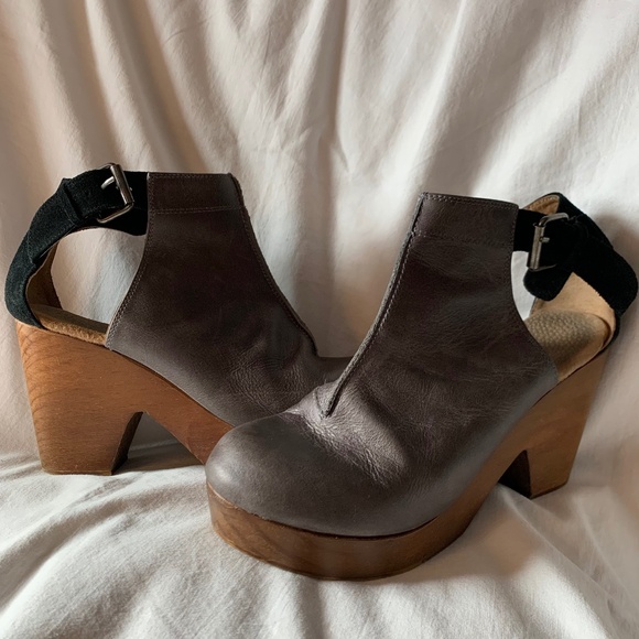 Free People Shoes - Free People gray & black 'Amber Orchard wooden heel Clogs'